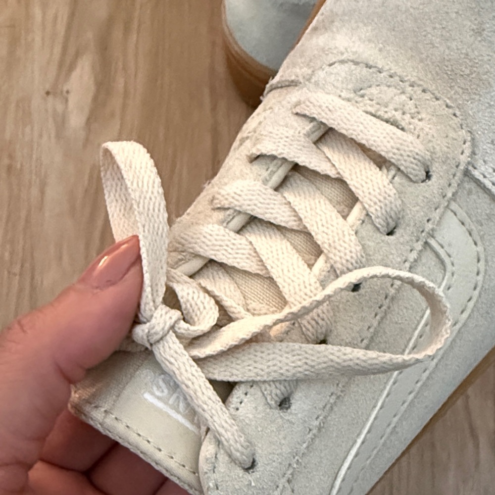 Vans Women Beige Suede Sneakers - Picture 9 of 11